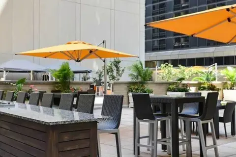 The Gulfstream - Vibrant Studio Heart of Downtown