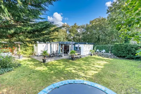 Tastefully Furnished Bungalow for 6 People With Lots of Privacy