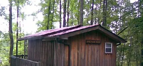 Lago Linda Hideaway Camp
