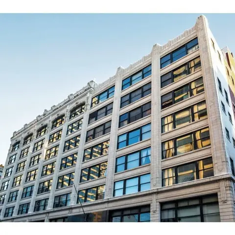 Beautiful 2BR 2BA In The Block by Cozysuites