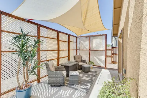 Gold Canyon Vacation w/ Private Patio & Fire Pit!
