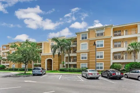 Vista Cay Magic 3 Bedroom Condo by RedAwning