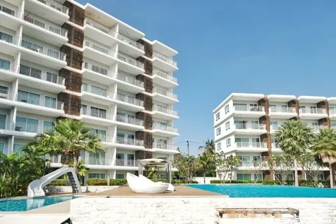The Sea Condominium A22