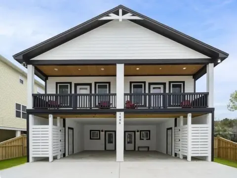 Blue Snapper 3 Bedroom Condo by RedAwning