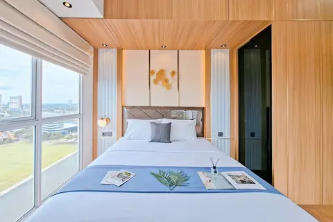 Wooden Tone Studio At Casa De Parco Apartment