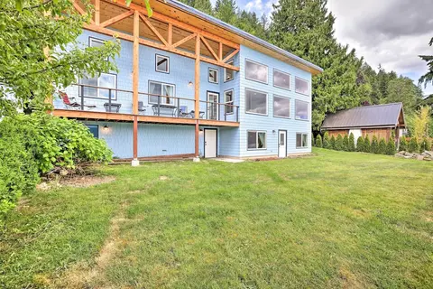 Lake Whatcom House w/ Private Hot Tub + Dock