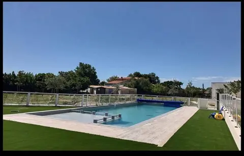 Family Home With Pool Near Beach