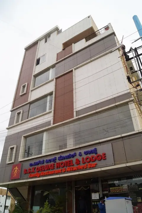 BSK Deluxe Lodging