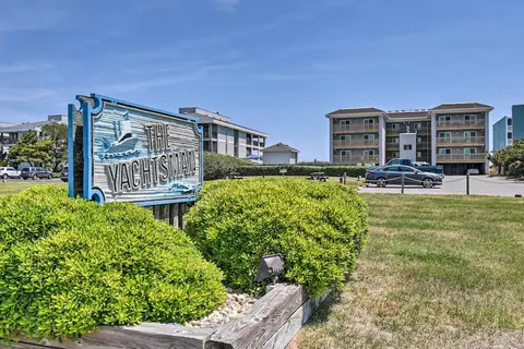 Beachfront Nags Head Condo w/ Private Balcony!