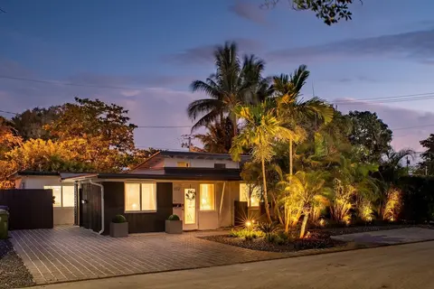 Walk to Wilton Drive - Spacious Quiet Villa 1