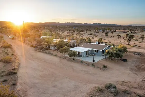Sunset Grove B by Avantstay Pool, Firepit, Cornhole