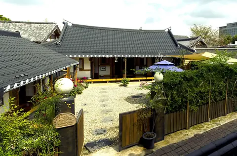 Hohomom Guesthouse