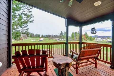Oregon Cabin on Pine Hollow Reservoir w/ Mtn View!