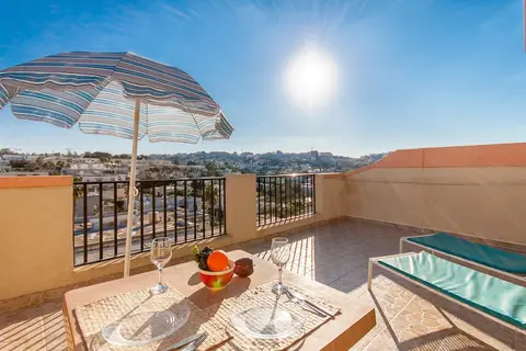 Merill Pool and Sea Penthouse Apart 6