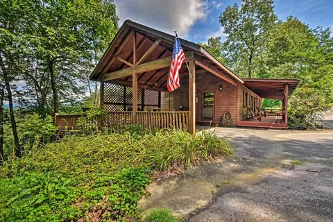 Cozy 'sunset View' Cabin w/ Game Room & Mtn Views!