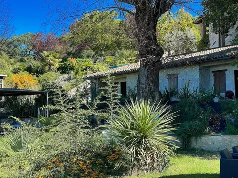Apt 6 - Enjoy a Relaxing Time in a Romantic Setting, 0.7 Kms/spoleto Centre