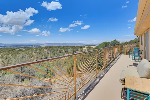 Panoramic Vistas & Pergola: Silver City Escape!