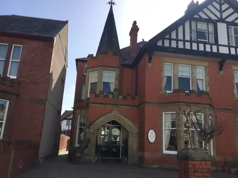 Plas Llwyd Guest House