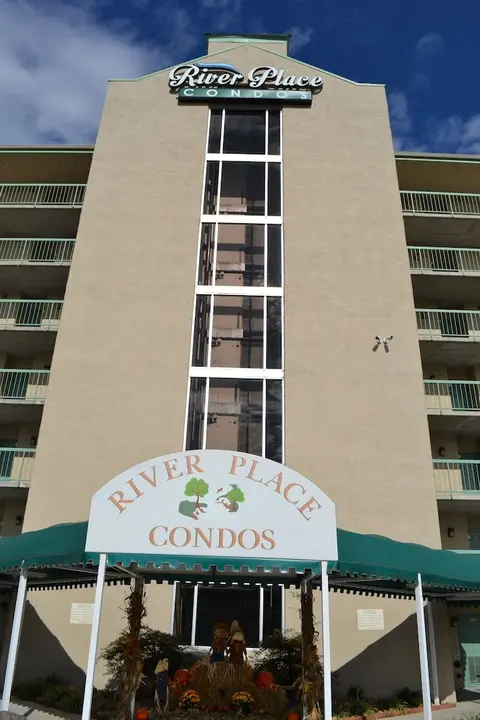Little Pigeon River 602 2BD Condo with Private Balcony by RedAwning