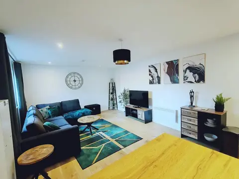 Stunning Modern Christchurch Town Centre Apartment
