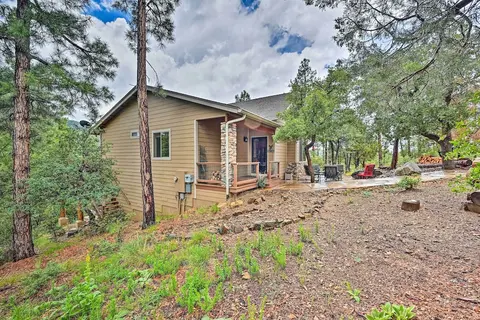 Fire Pit, Deck & Grill: Serene Prescott Cabin!