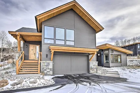 Luxe Home w/ Patio & Pool Access in Silverthorne!