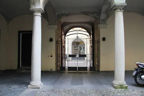 Via Rusconi10