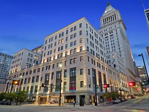 Cincinnati City Club Apartments by Airriva