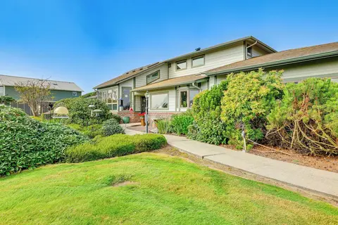 Unique Home w/ Beautiful Mtn Views!