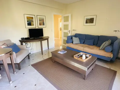 One Bed Apartment Just Minutes Walk From the Croisette and the Palais in a Secure Residence - 1693