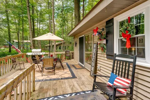 1 Mi to Gouldsboro State Park: Cabin w/ Deck!