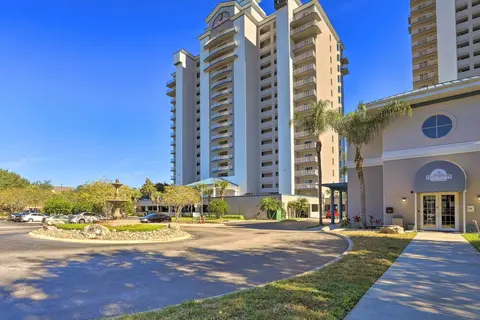 1 Mi to Disney: Lakefront Condo w/ Pool Access!