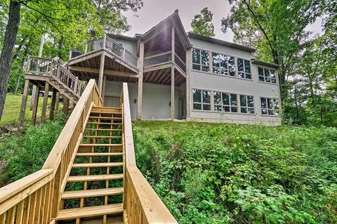 Grand Rapids Area Lakefront House w/ Dock