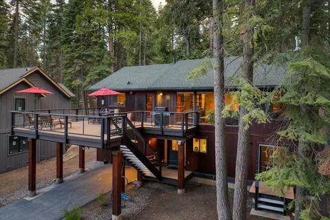 Paige Meadow by Avantstay Near Lake Tahoe City