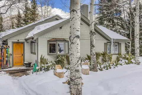 5 BR Updated Aspen Home - Stunning Views