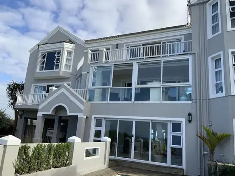 Sunshine Modern Retreat