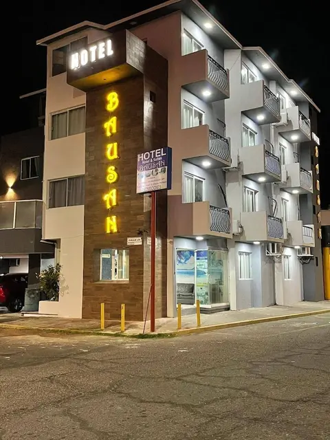 Hotel Y Suites Bausan