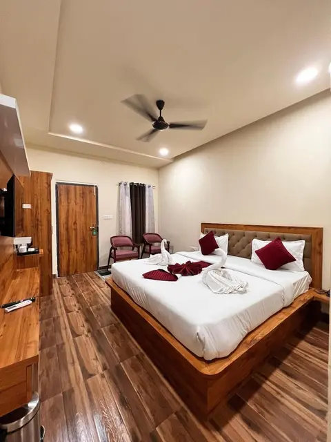 Hotel Saffron Restaurant and Bar