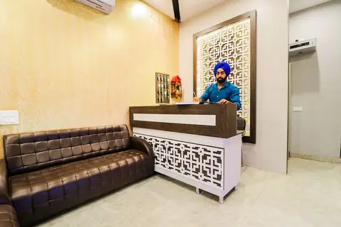 OYO 61261 Hotel Z