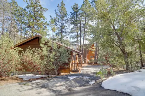 Idyllwild Cabin w/ Deck & Tahquitz Peak Views