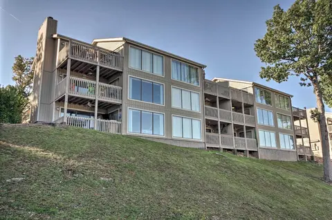 View, Pool & Lake Access: Osage Beach Condo!