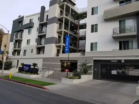 Prime Location For UCLA Students S209