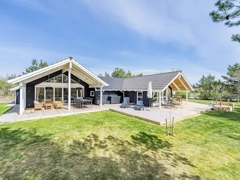 10 Person Holiday Home in Henne
