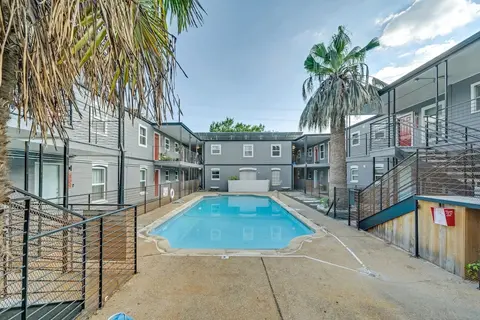 Stylish 2BR Near UT Hyde Park Evonify