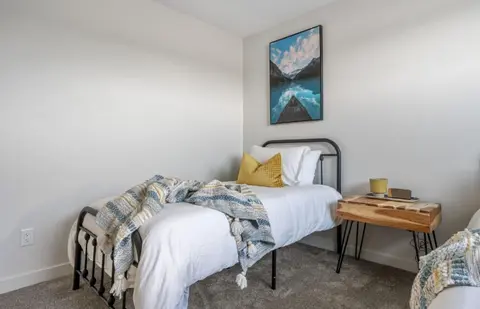 Livingston Way No Service Fees Kitchen