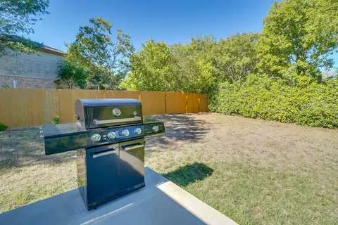Pet-friendly San Antonio Retreat w/ Private Yard!