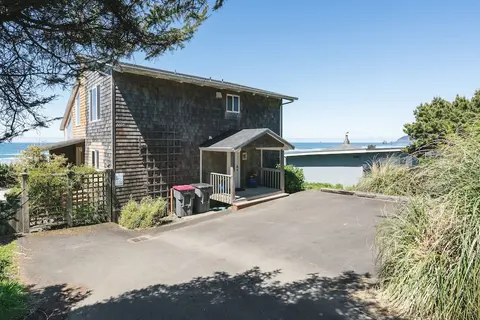 Pacific House by Avantstay Bright Airy Home w/ Direct Access to Cannon Beach