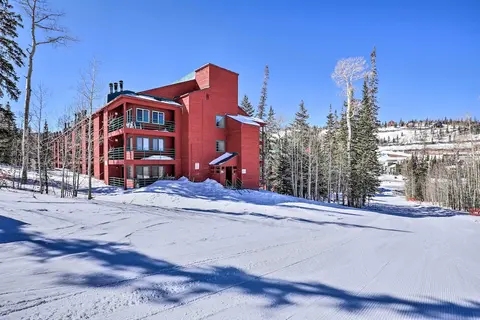 Brian Head Ski-in/ski-out Condo w/ Resort Perks!