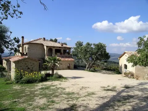 Tuscan Scenic View Stay