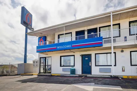 Motel 6 Denton, TX - UNT